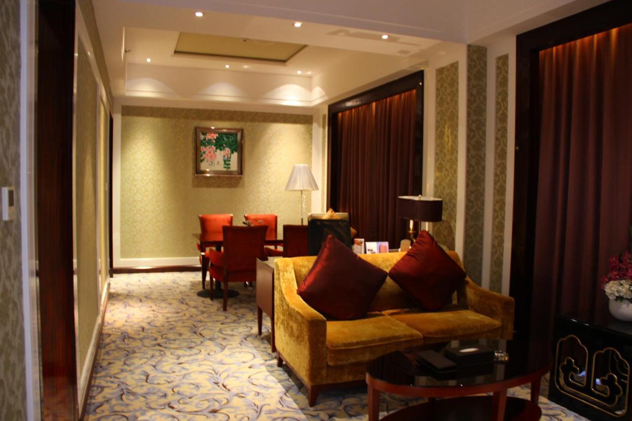 Wyndham Grand Plaza Royale Palace Čcheng-tu Exteriér fotografie
