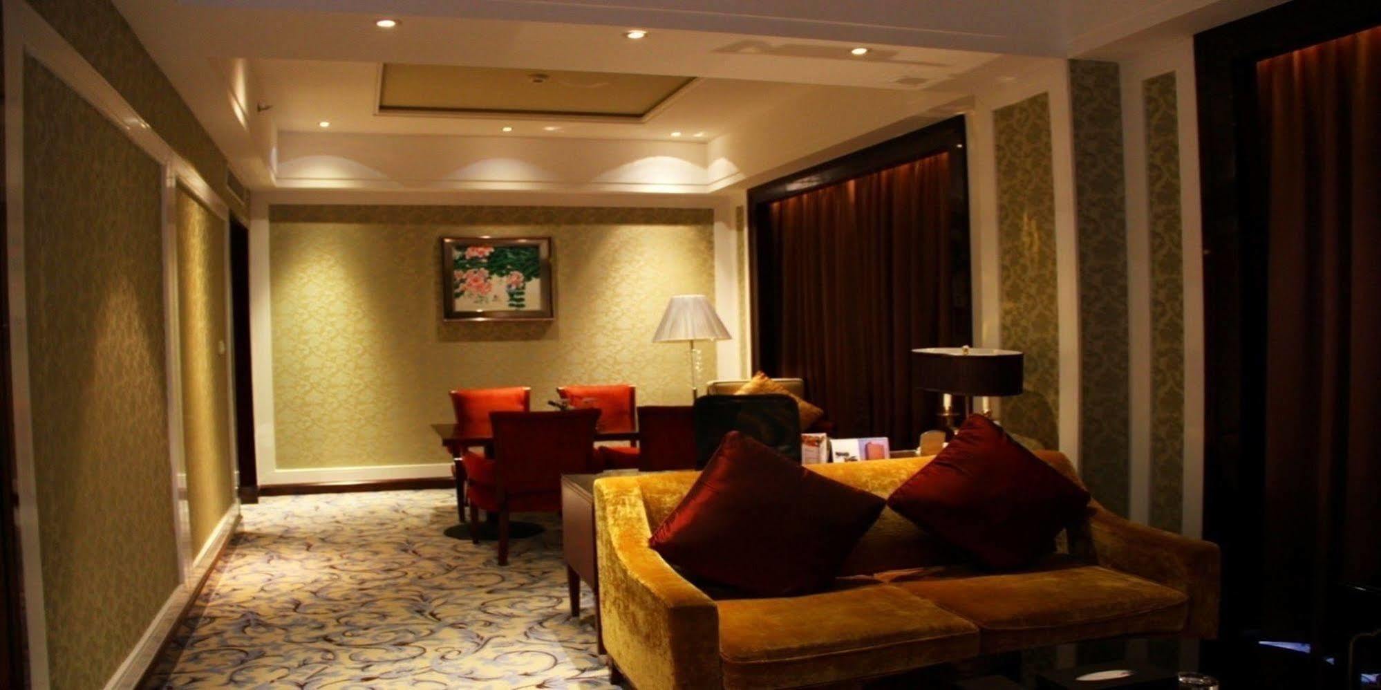 Wyndham Grand Plaza Royale Palace Čcheng-tu Exteriér fotografie