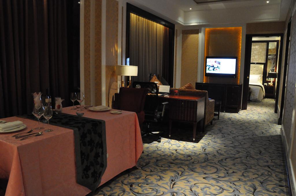 Wyndham Grand Plaza Royale Palace Čcheng-tu Exteriér fotografie